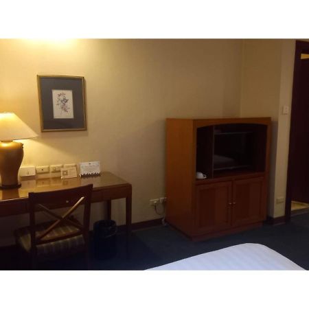 Capital O 914 Makati Palace Hotel Makati City Esterno foto